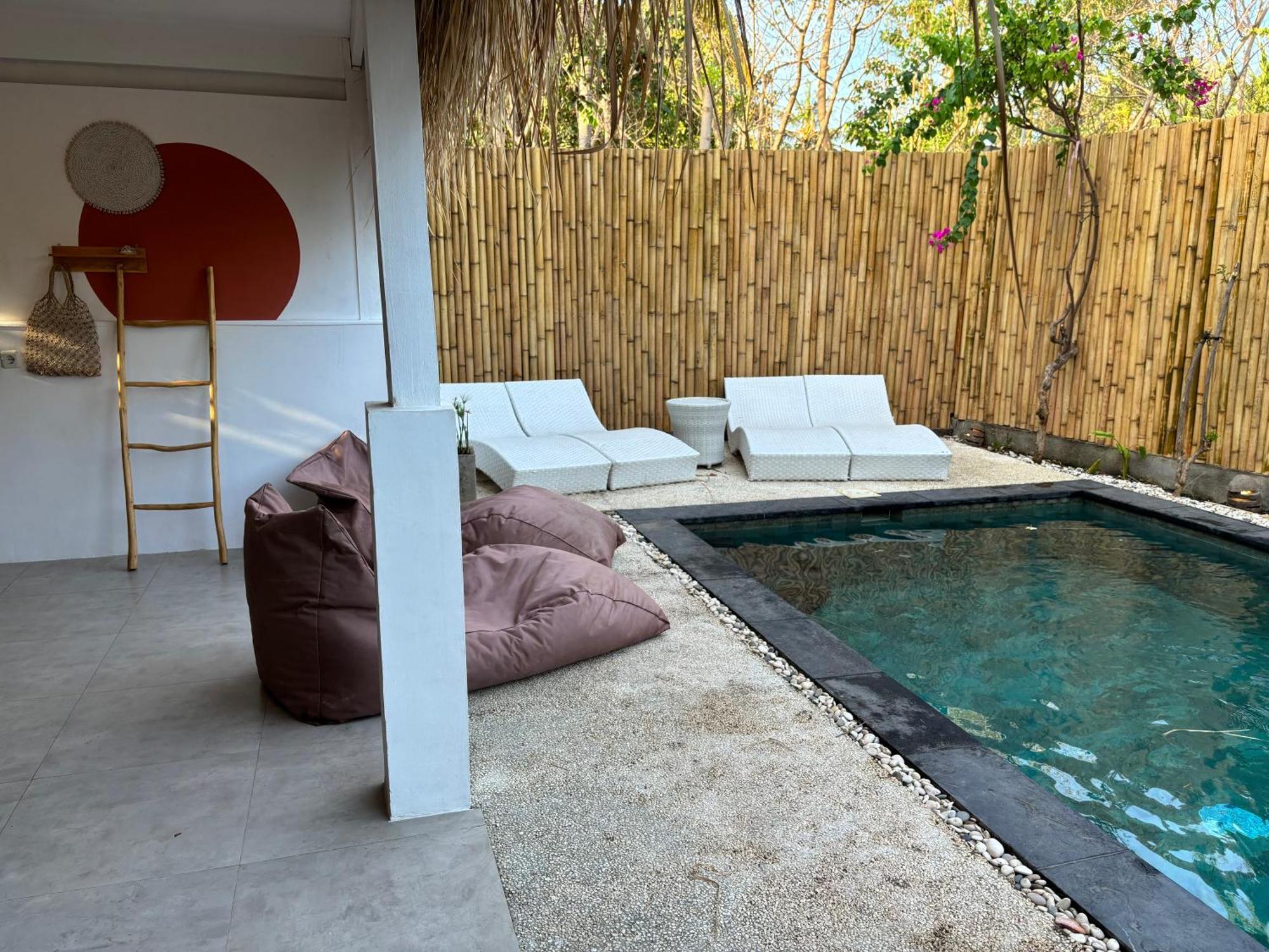 Villa Tiga Гили Еър Екстериор снимка
