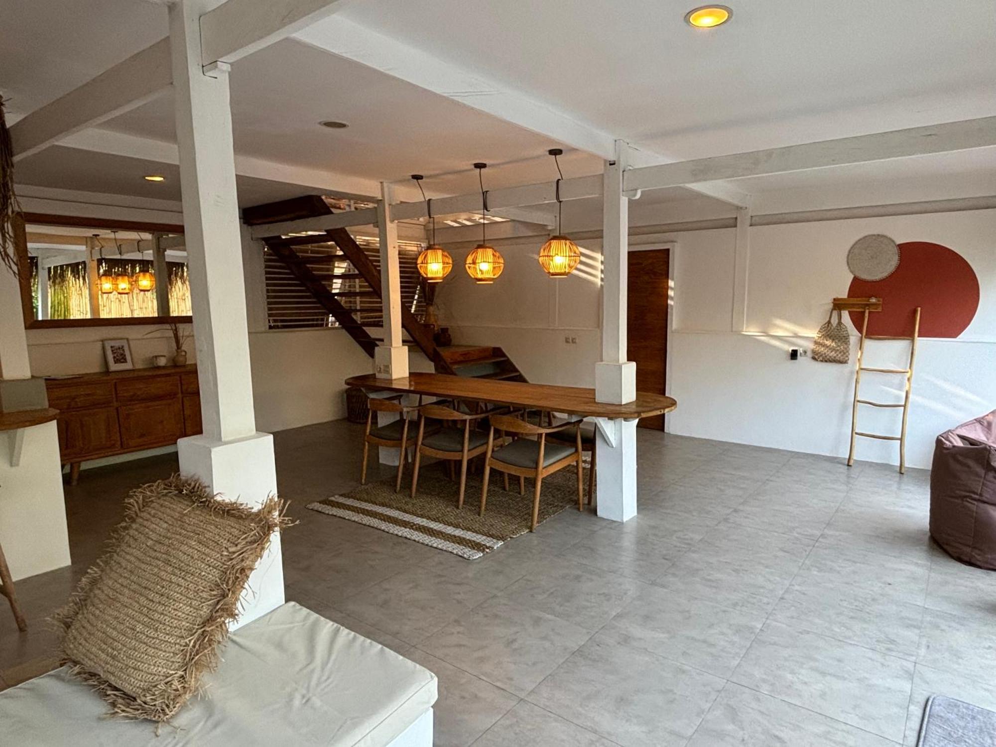 Villa Tiga Гили Еър Екстериор снимка